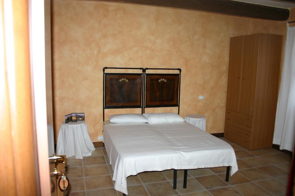 Agriturismo Monastero Di San Biagio Nocera Umbra Rum bild